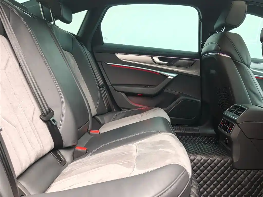 Audi A6L — миниатюра 10