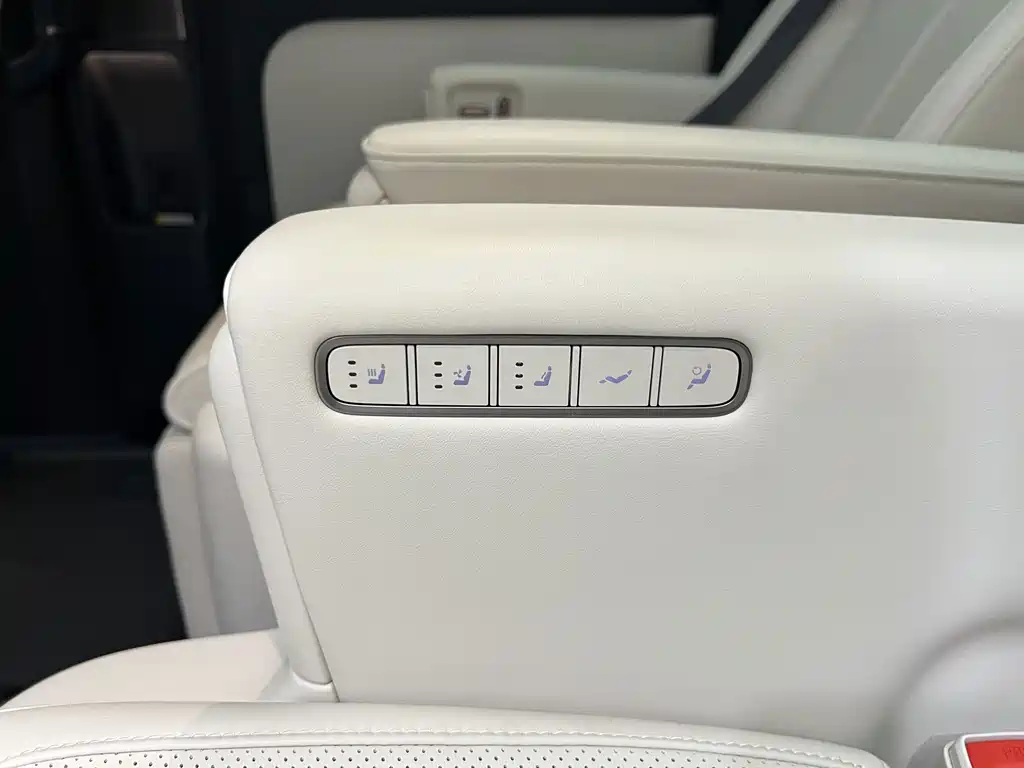 Li Auto Li MEGA — миниатюра 9