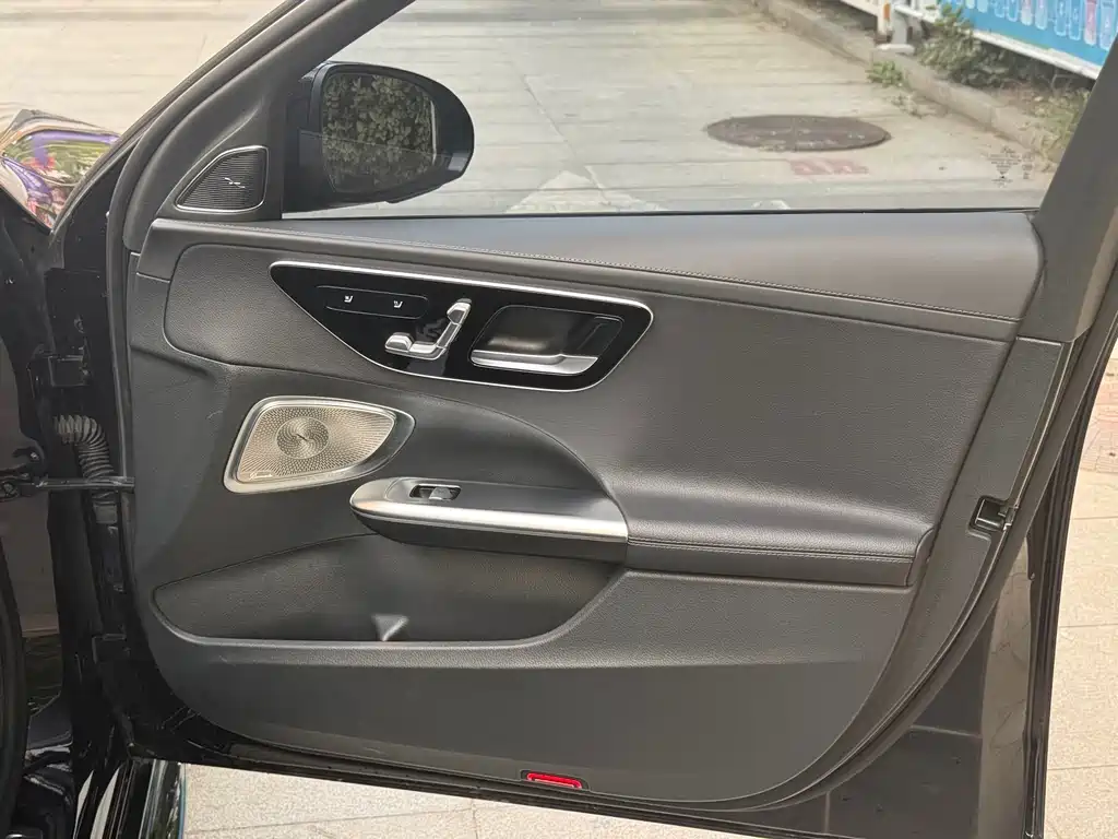 Mercedes-Benz C-Class — миниатюра 18