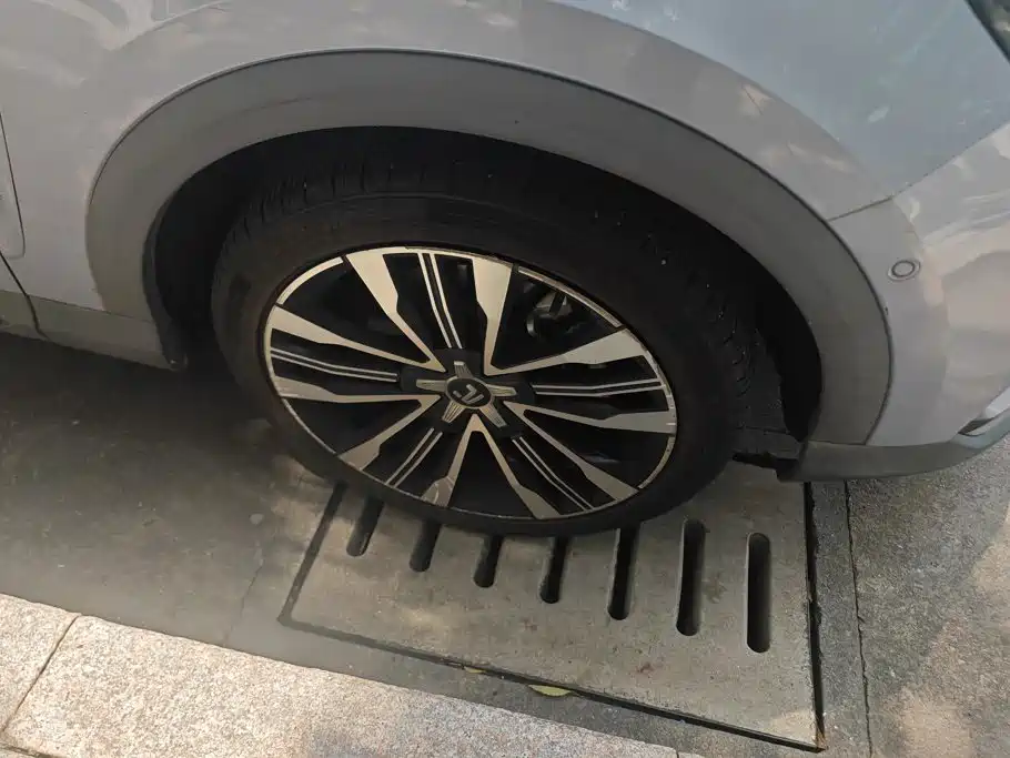 Roewe Feifan MARVEL R — миниатюра 6