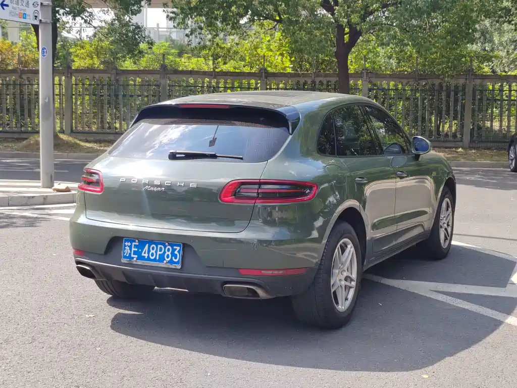 Porsche Macan — миниатюра 10