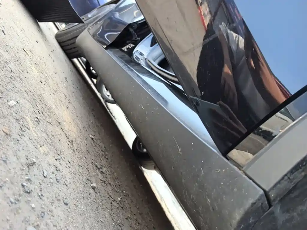 Tesla Model Y — миниатюра 21