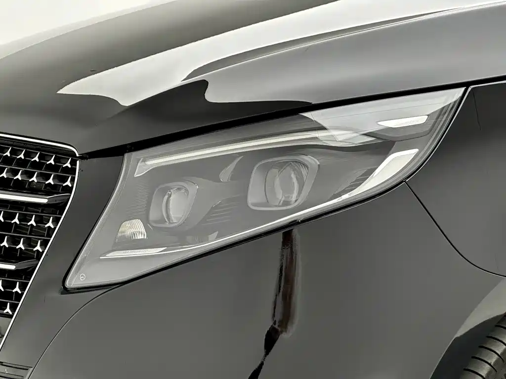 Mercedes-Benz V-Class — миниатюра 27