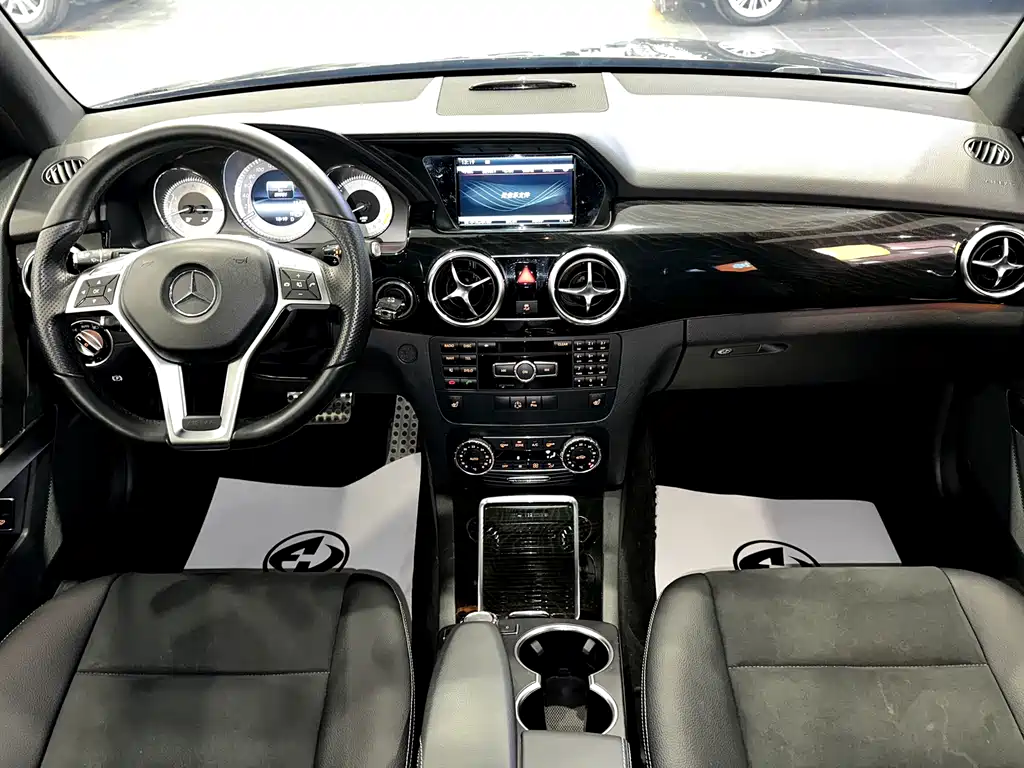 Mercedes-Benz GLK 2015 GLK 300 4MATIC Luxury