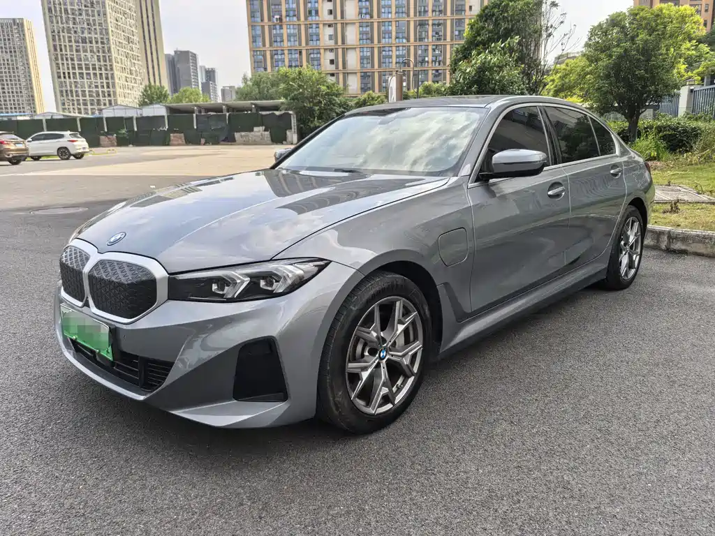 BMW i3 2025