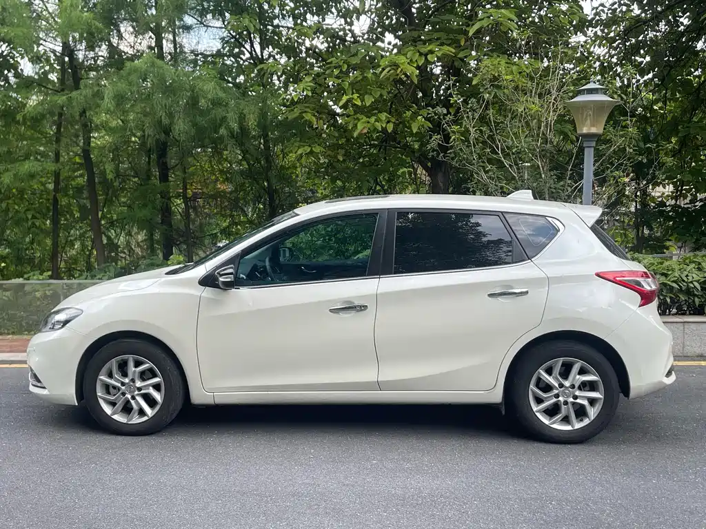 Nissan Tiida 2023 1.6L CVT