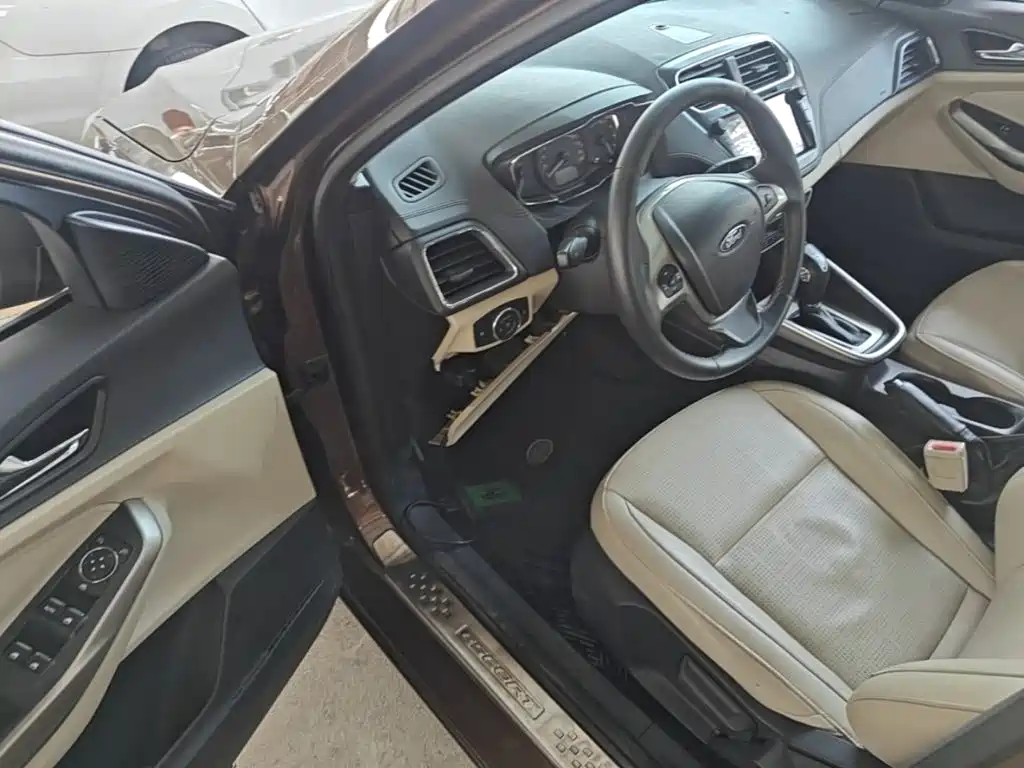 Ford Escort — миниатюра 16