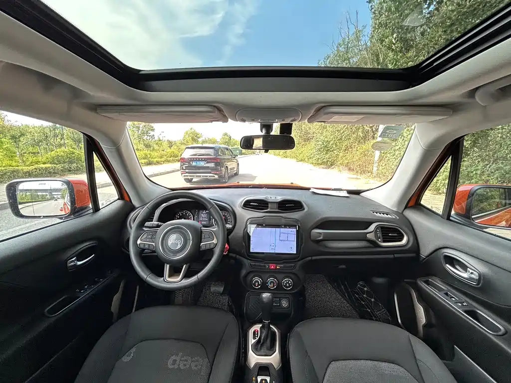 Jeep Renegade — миниатюра 8
