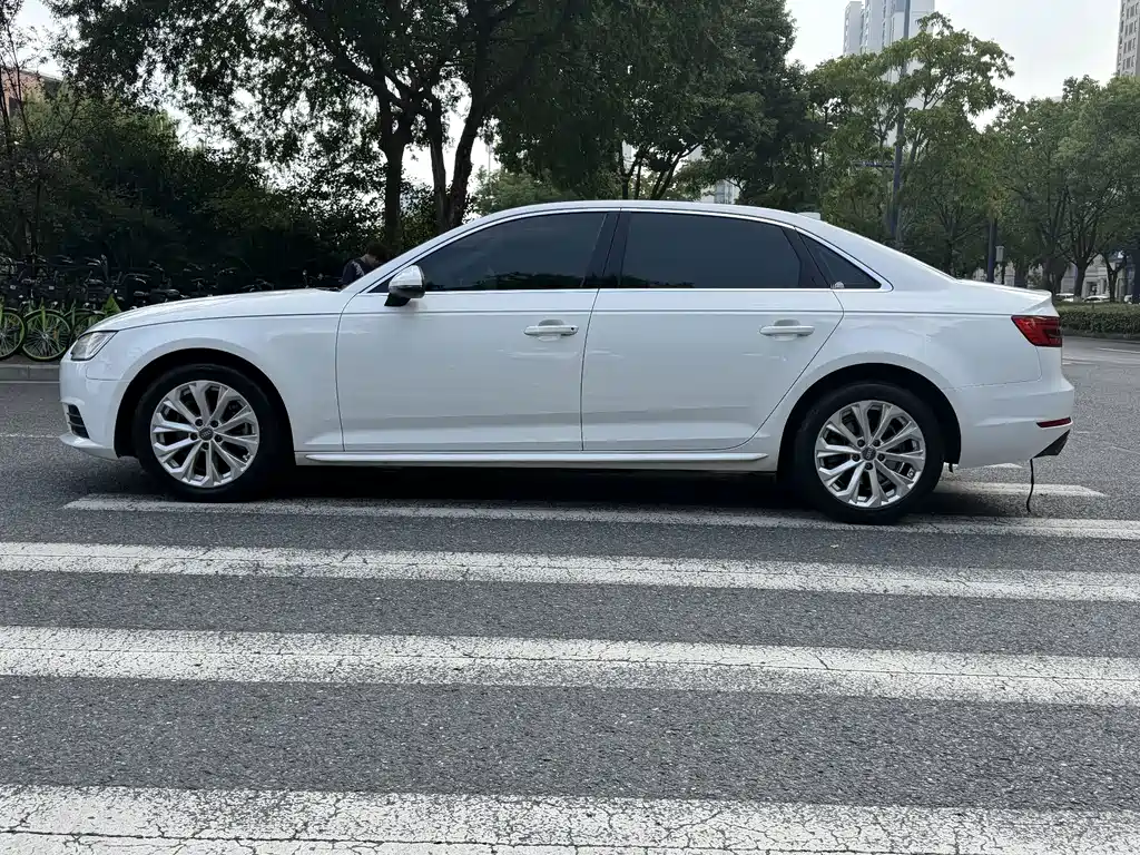 Audi A4L — миниатюра 4