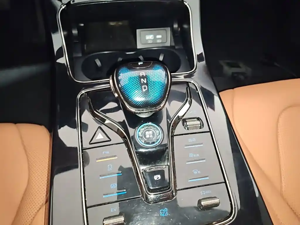 BYD Han — миниатюра 14