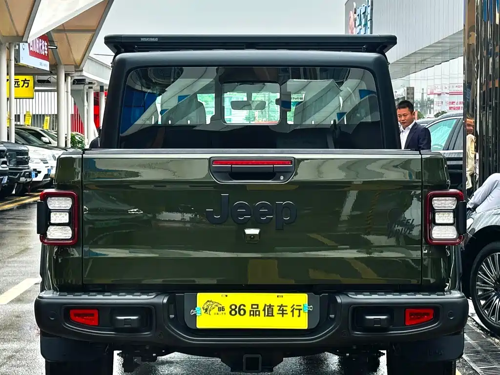Jeep Gladiator — миниатюра 3