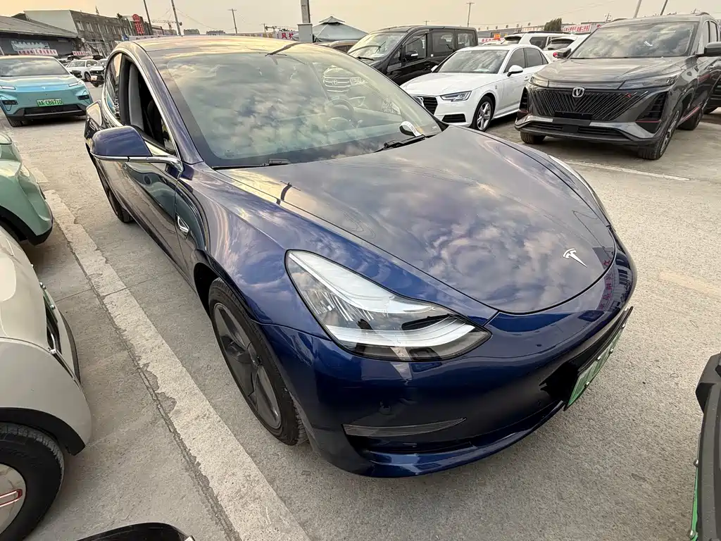 Tesla Model 3 — миниатюра 2