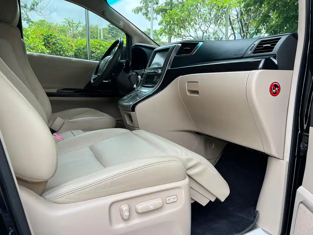 Toyota Alphard 2012 3.5L Luxury