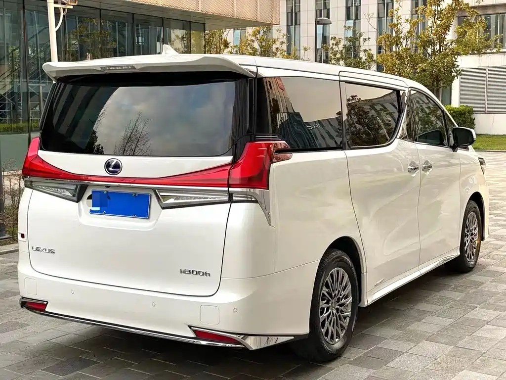 Lexus LM 2020 300h мест