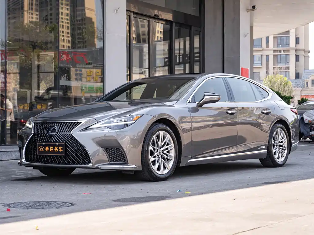 Lexus LS