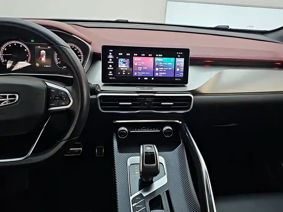 Geely Binyue — миниатюра 13