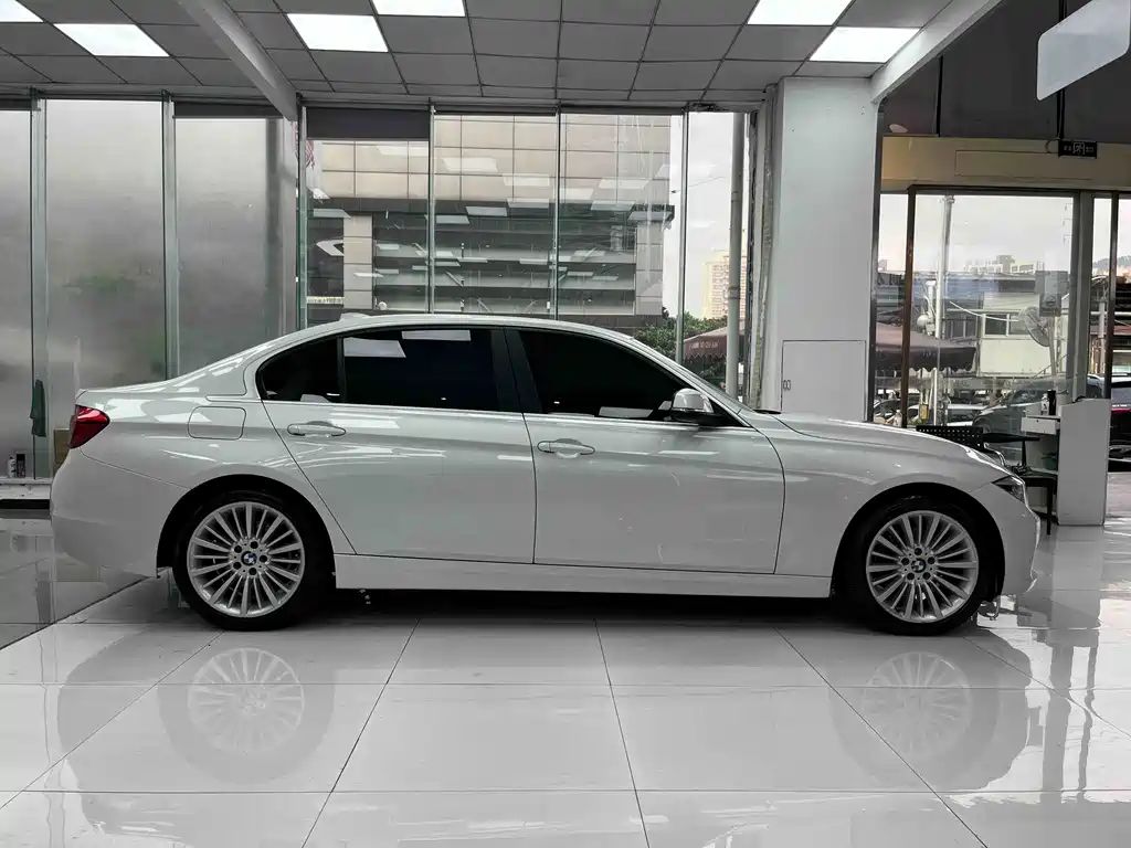 BMW 3 Series — миниатюра 10