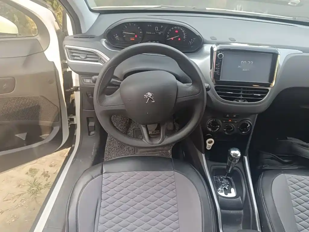 Peugeot 2008 — миниатюра 11