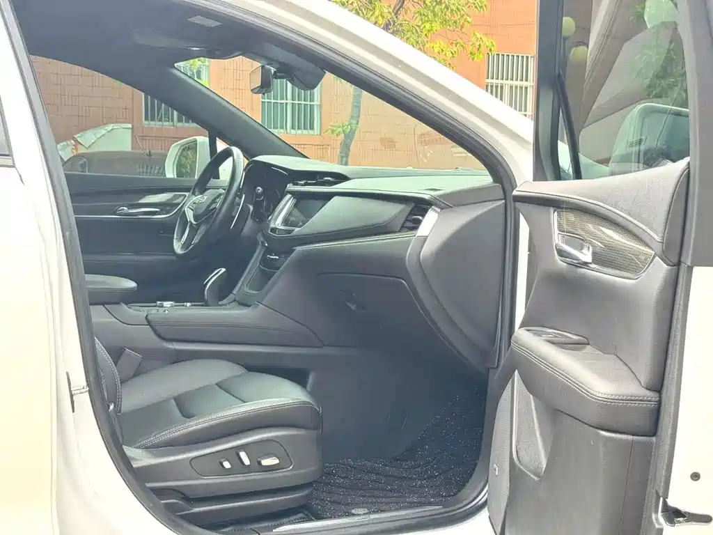Cadillac XT5 — миниатюра 9