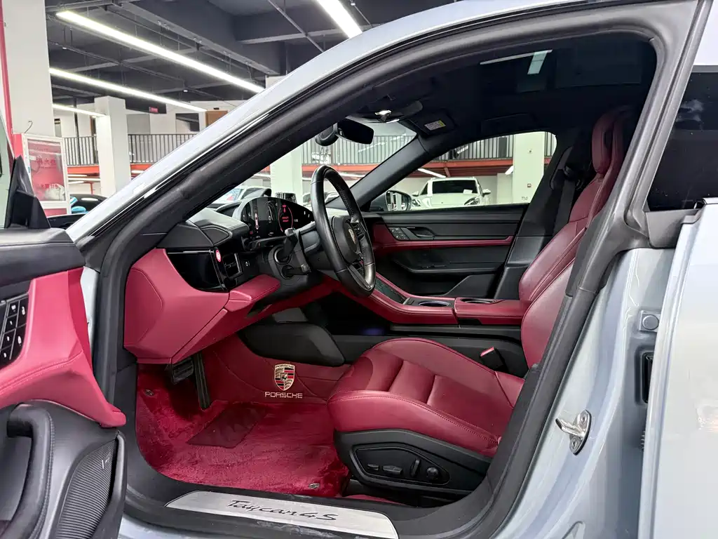 Porsche Taycan — миниатюра 4