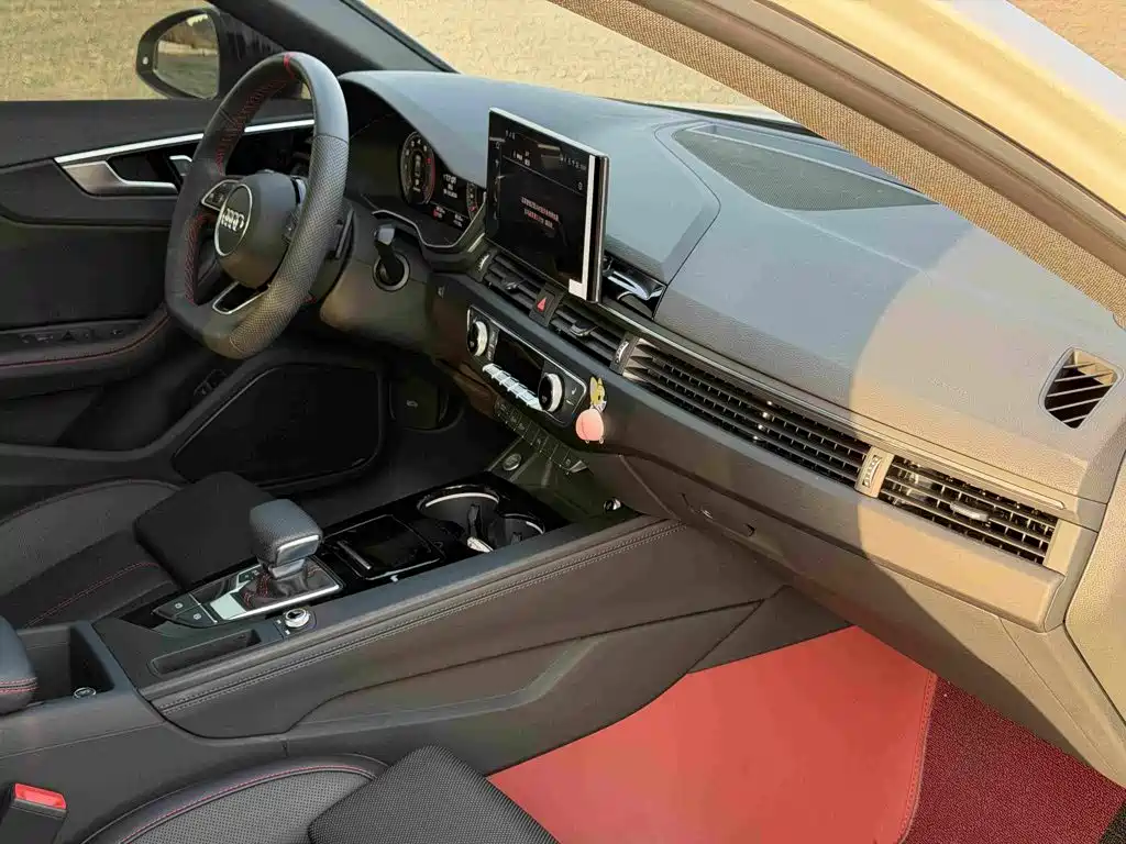 Audi A4L — миниатюра 12