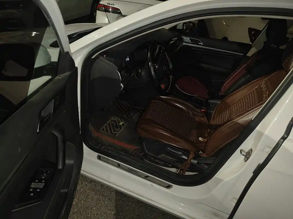 Volkswagen Lavida — миниатюра 17