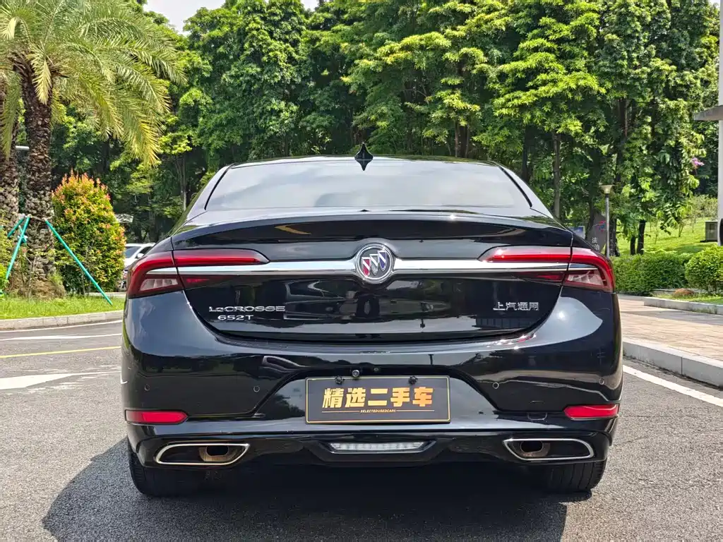 Buick LaCrosse — миниатюра 10