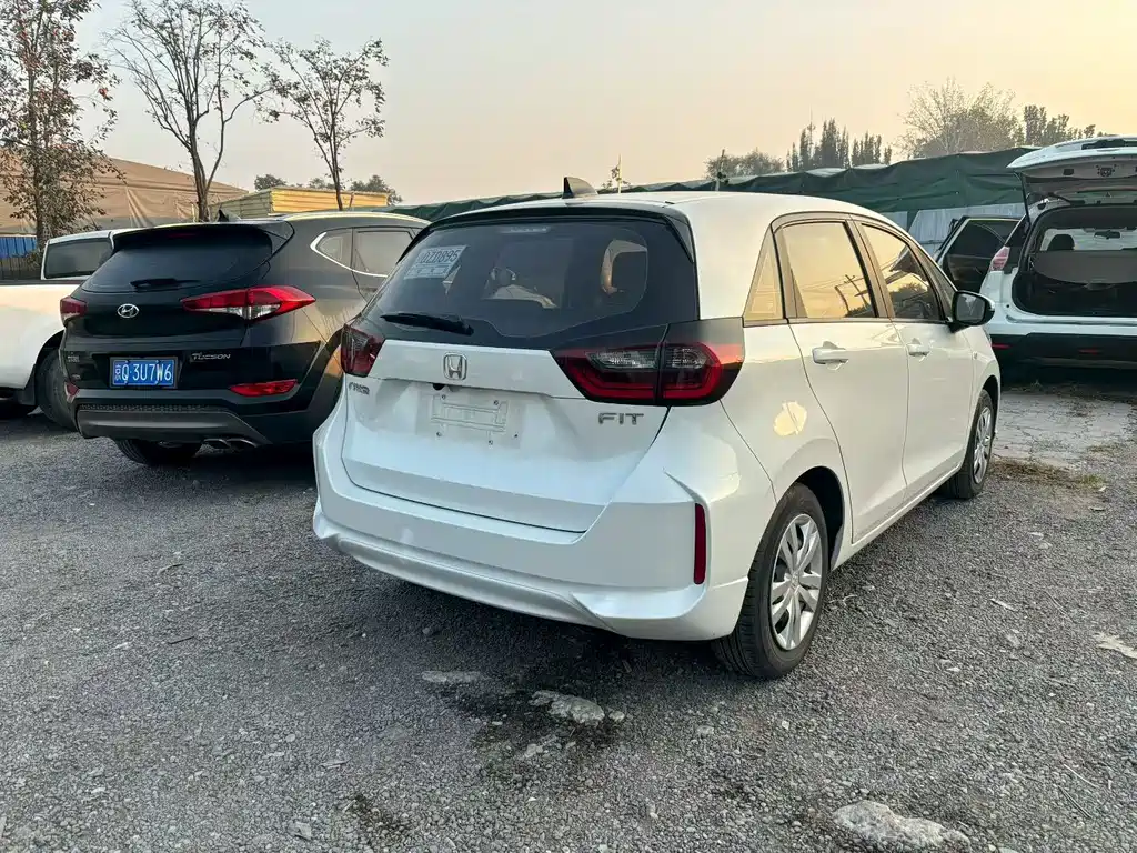 Honda Fit — миниатюра 18