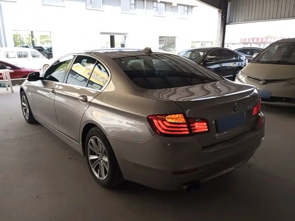 BMW 5 Series (Import) — миниатюра 5