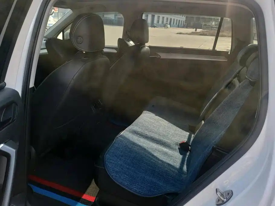 Volkswagen Tiguan L — миниатюра 11
