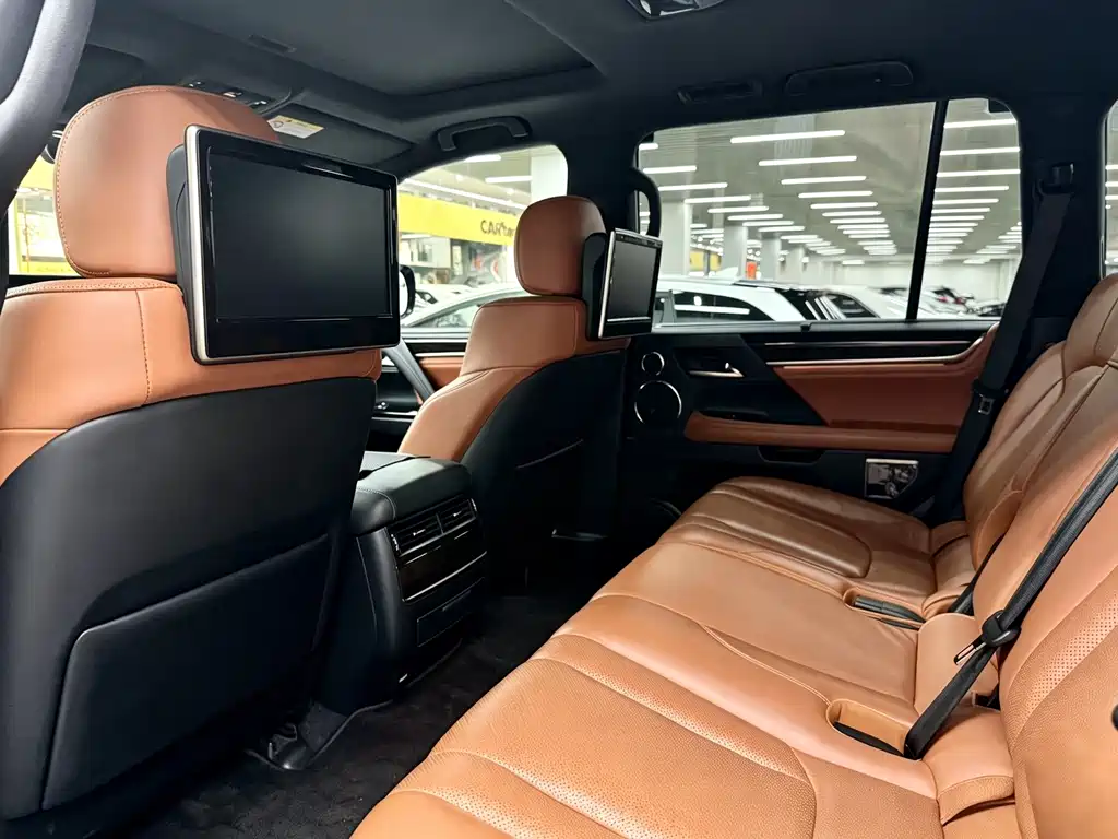 Lexus LX — миниатюра 11