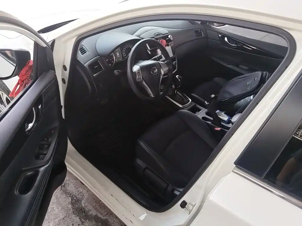 Nissan Tiida — миниатюра 21