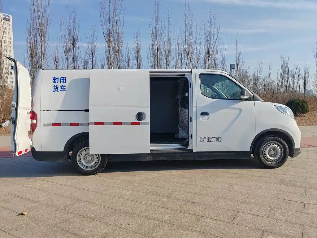 SAIC MAXUS CHASE EV30