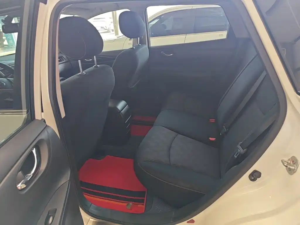 Nissan Tiida — миниатюра 17
