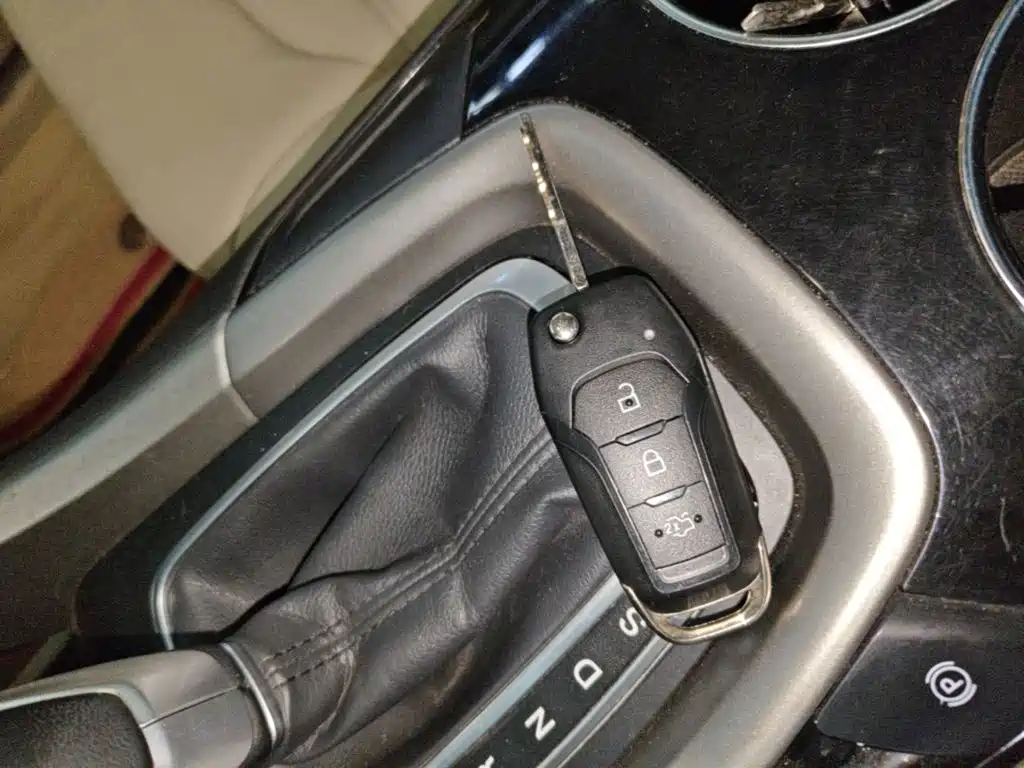 Ford Mondeo — миниатюра 9