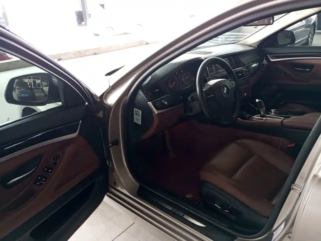 BMW 5 Series (Import) — миниатюра 16
