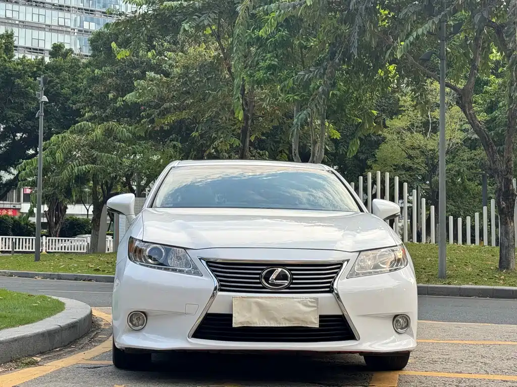 Lexus ES — миниатюра 2