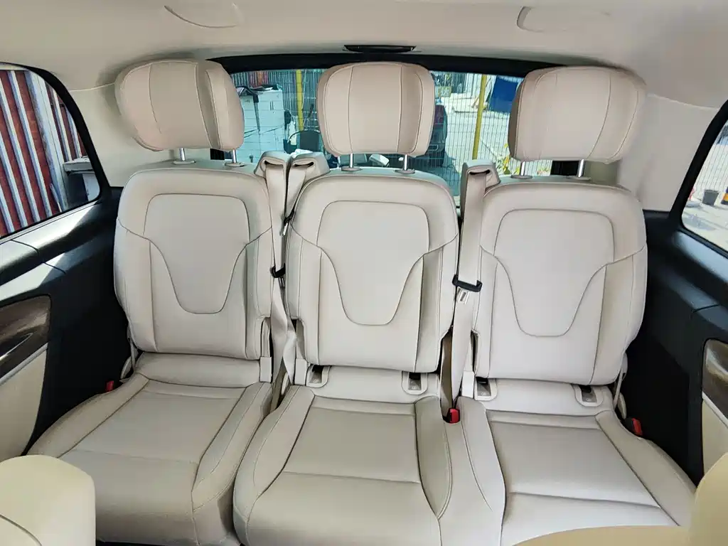 Mercedes-Benz V-Class — миниатюра 16