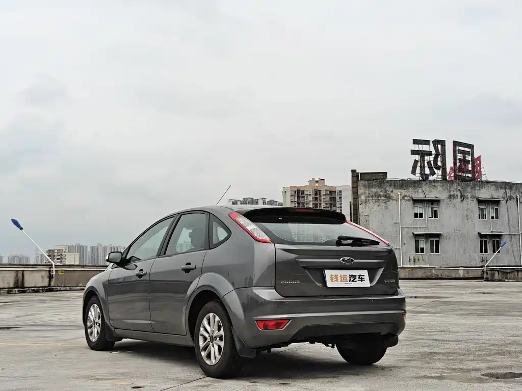 Ford Focus — миниатюра 7