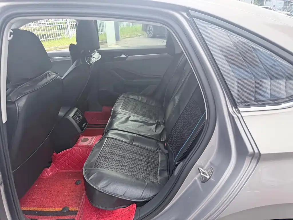 Volkswagen Sagitar — миниатюра 6
