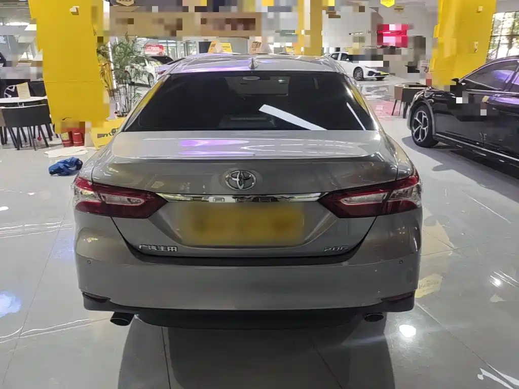 Toyota Camry — миниатюра 6