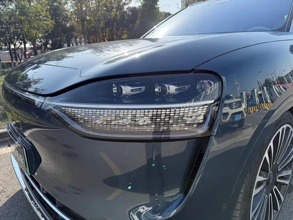 AITO ASK THE WORLD M9