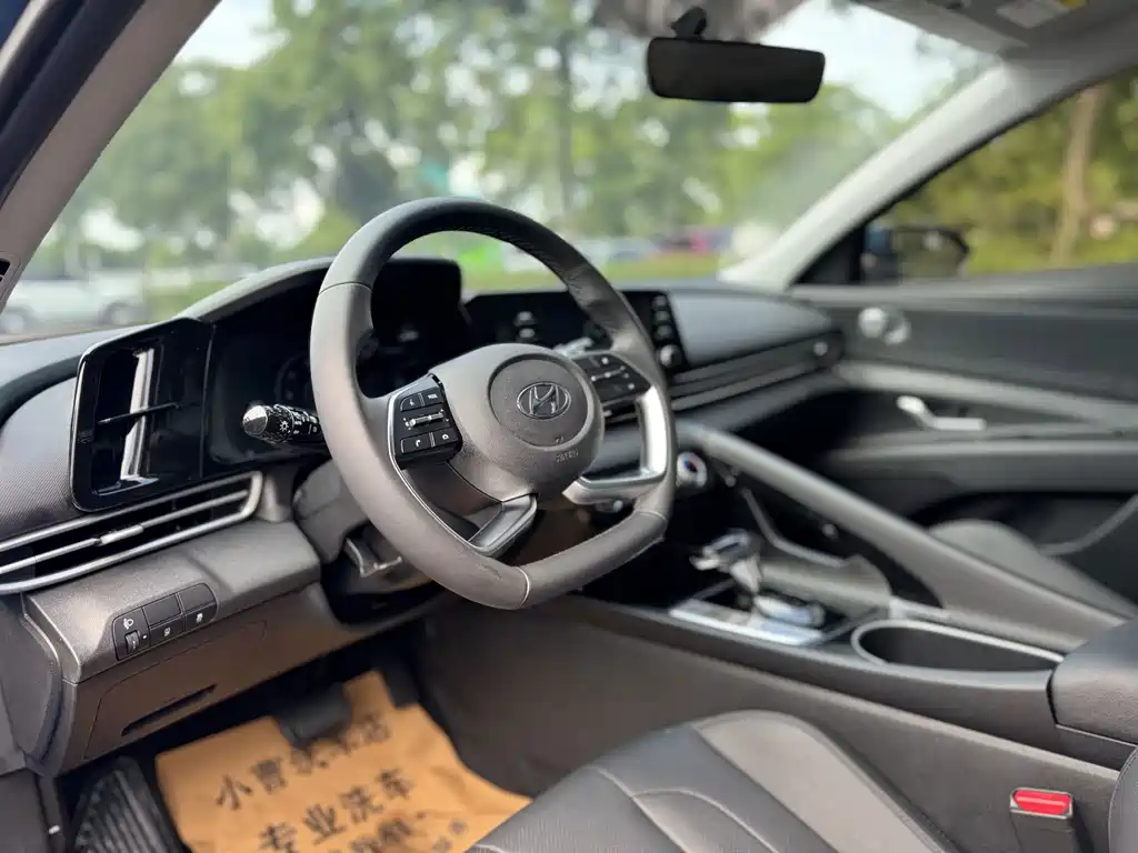 Hyundai Elantra — миниатюра 5