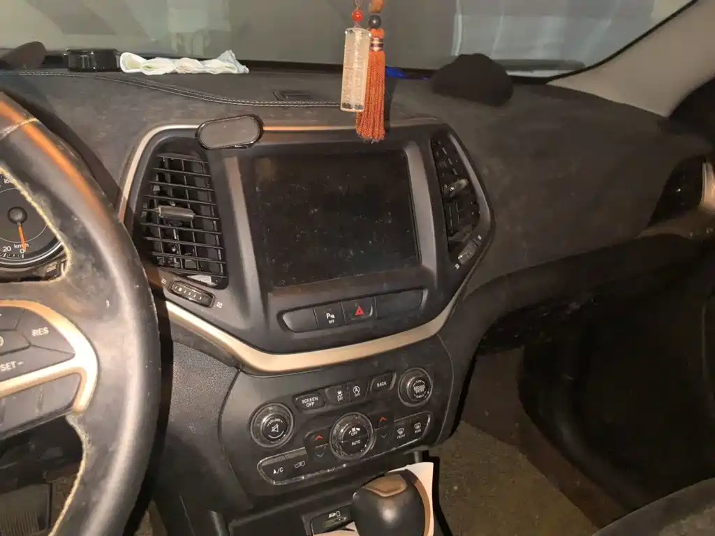 Jeep Cherokee — миниатюра 9
