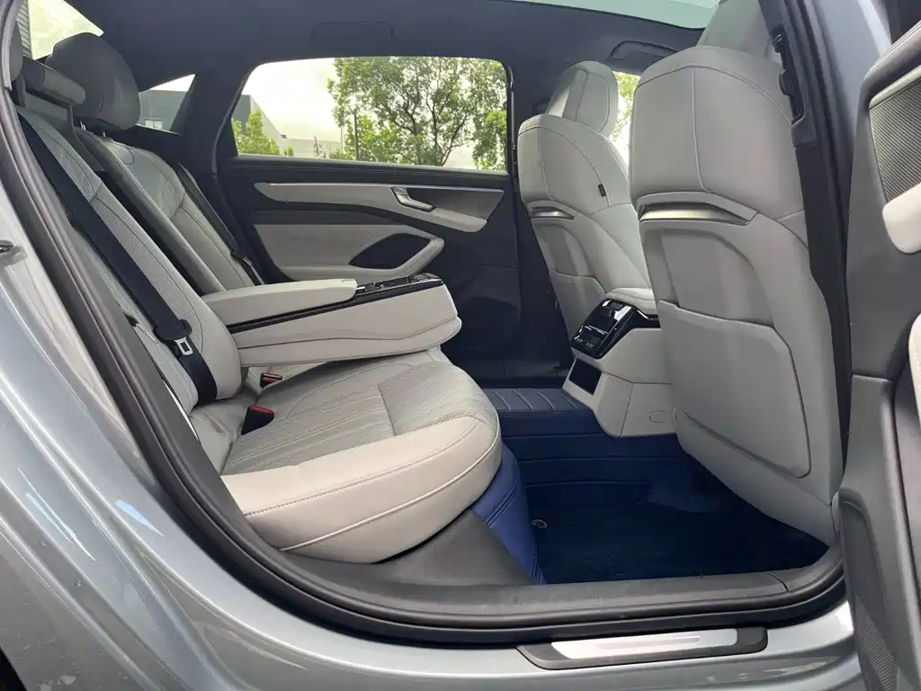 Audi A6L — миниатюра 9