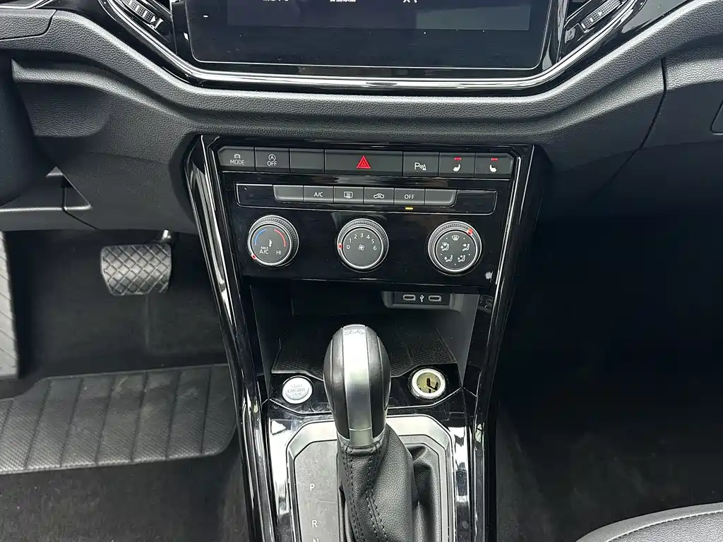 Volkswagen T-Roc — миниатюра 14
