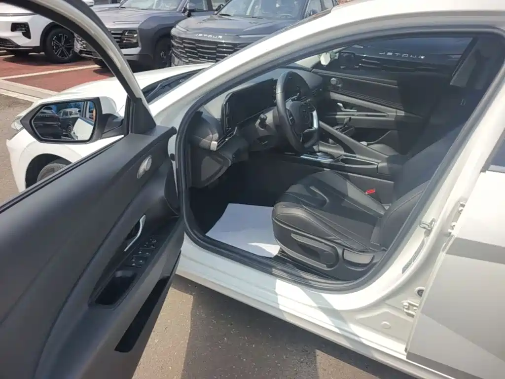 Hyundai Elantra — миниатюра 16