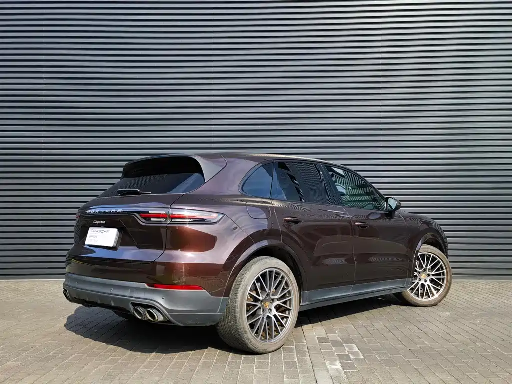 Porsche Cayenne — миниатюра 4