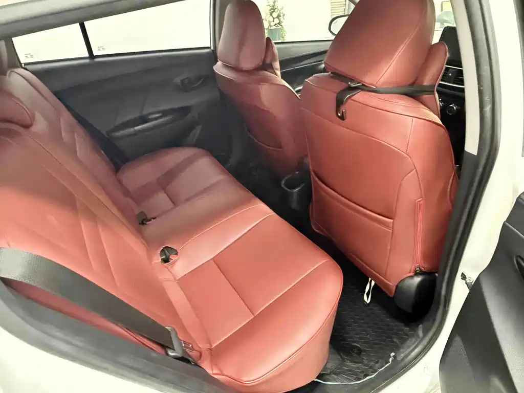 Toyota Yaris L — миниатюра 17
