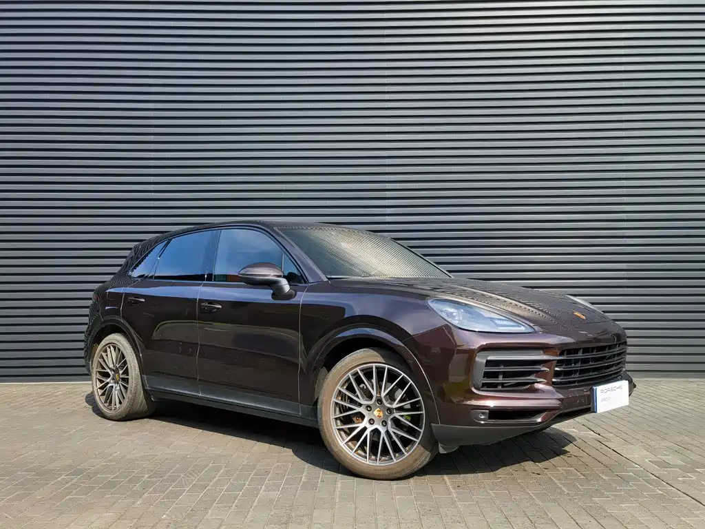 Porsche Cayenne — миниатюра 9